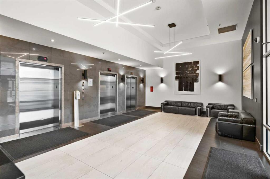 Monki Di Executive Suites - Alura YYC Exterior foto