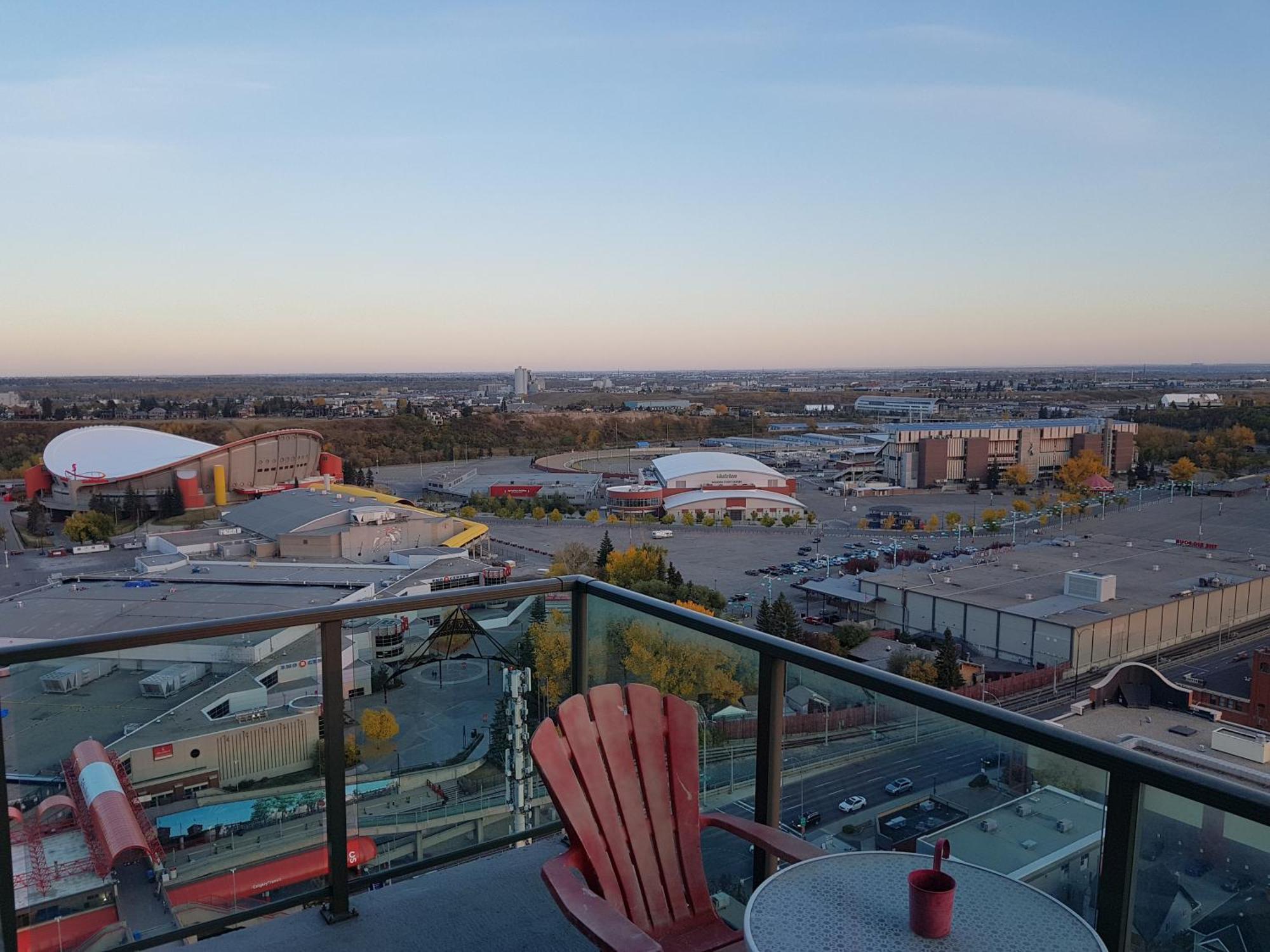 Monki Di Executive Suites - Alura YYC Exterior foto